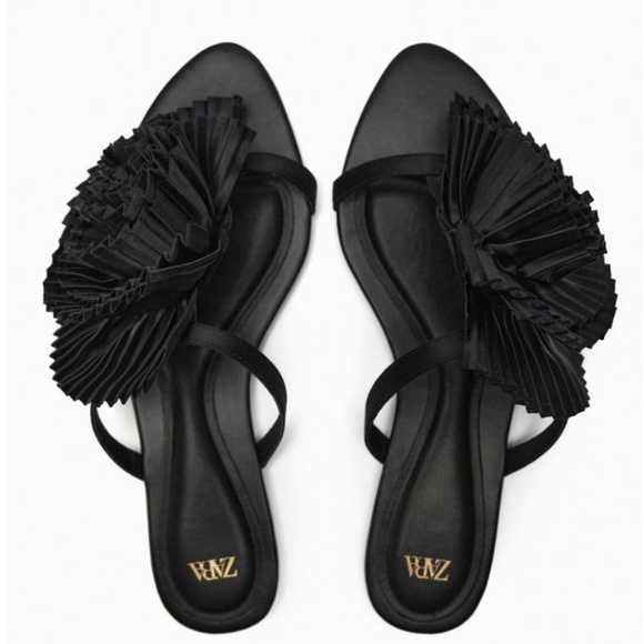 ZARA PLEATED FLAT FABRIC SANDALS- NWT - Picture 1 of 5